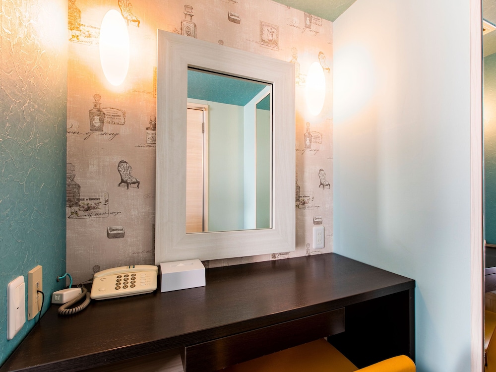 Triple Room, Smoking photo 2