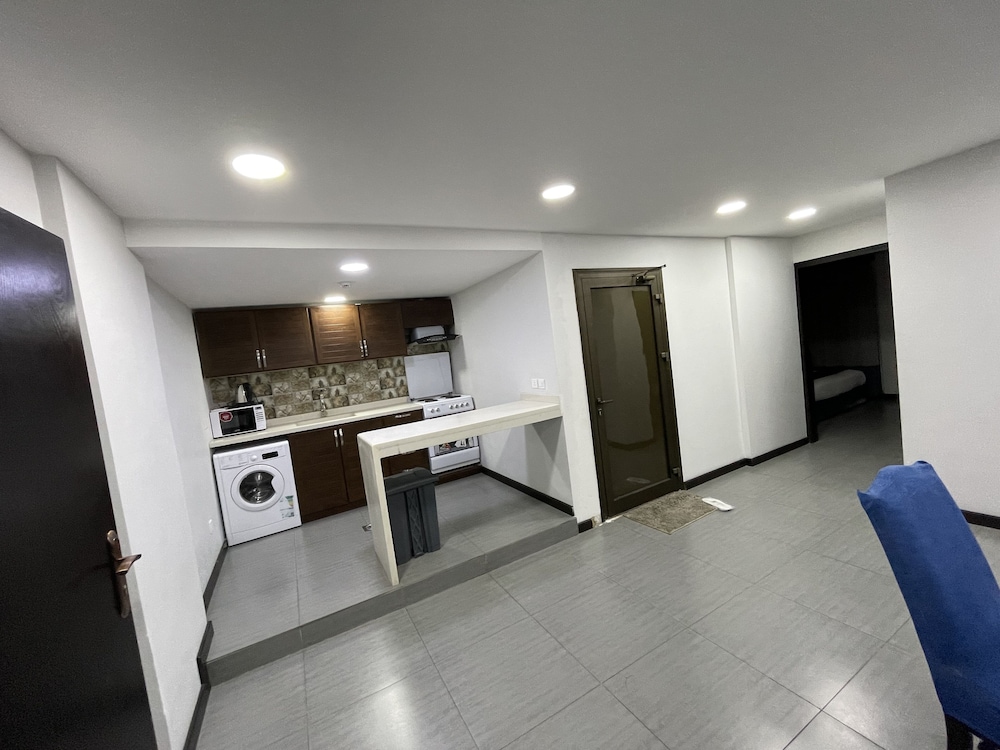 Deluxe Two Bedroom Apartment - Photo 4
