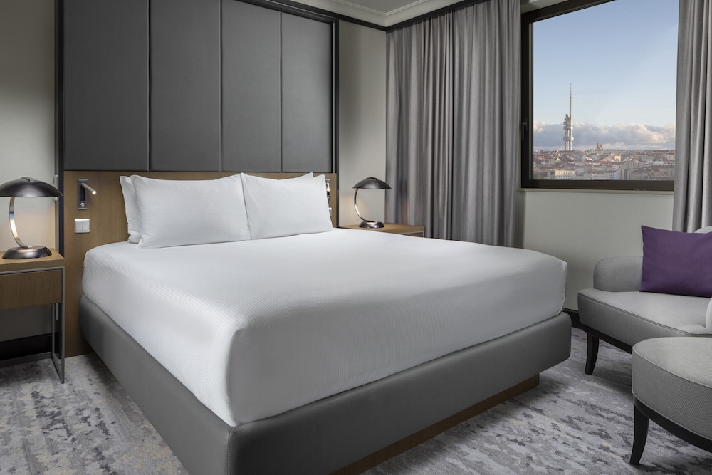 Deluxe Room, 1 King Bed