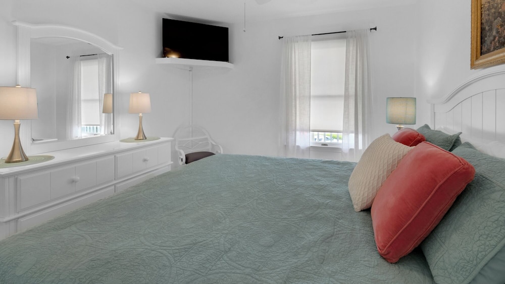 Condo, Multiple Beds, Balcony, Ocean View (Mistral 11) photo 2