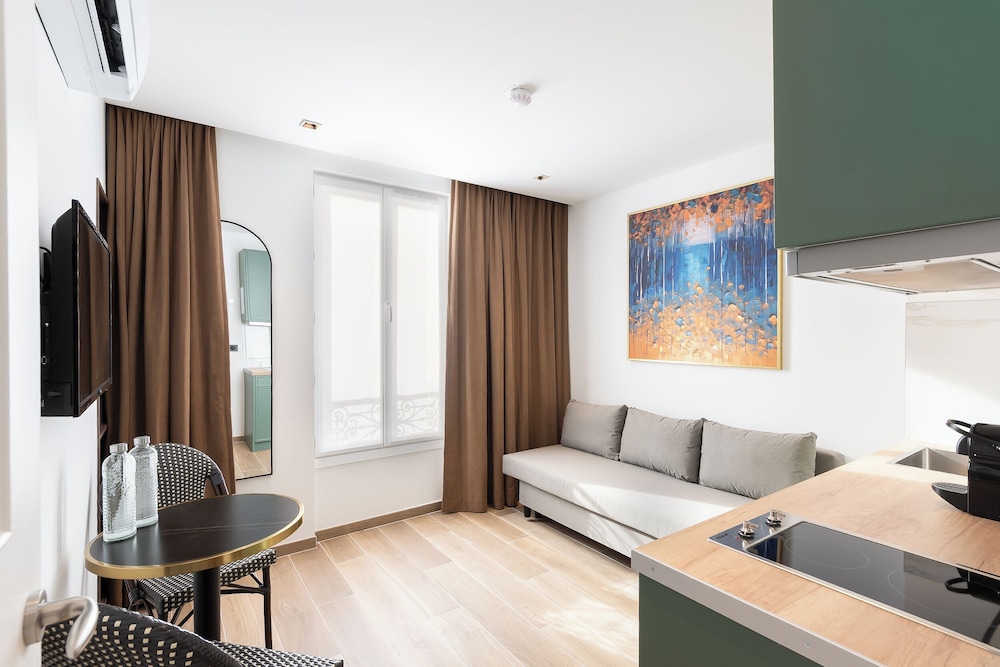 Les Suites Parisiennes