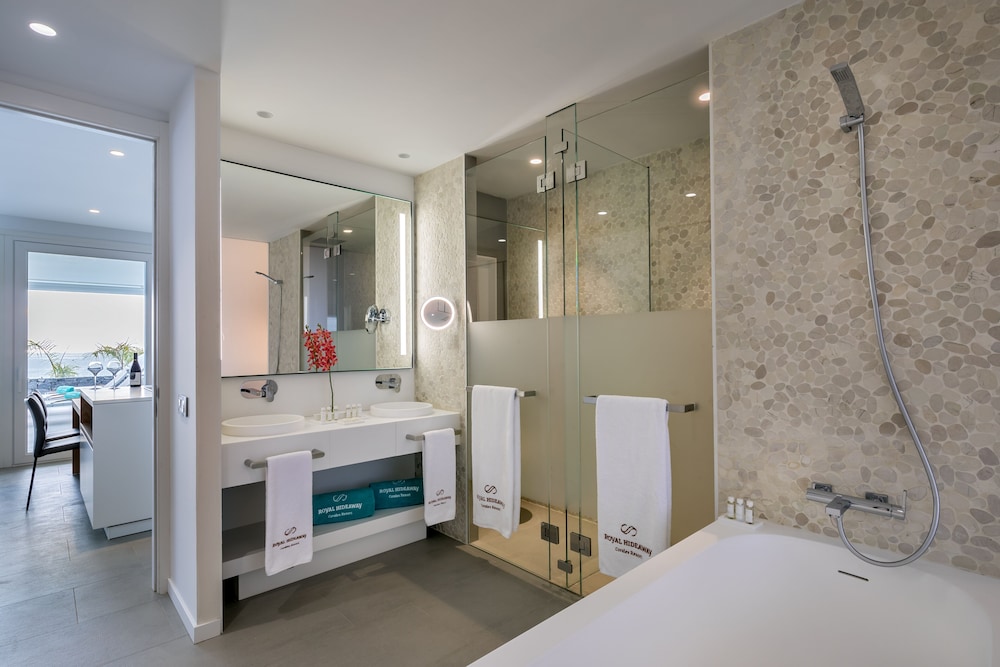 Deluxe Suite, 2 Bedrooms, Private Pool