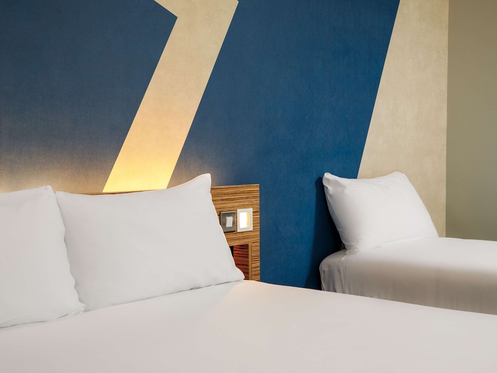 Standard Room, Multiple Beds - Photo 2
