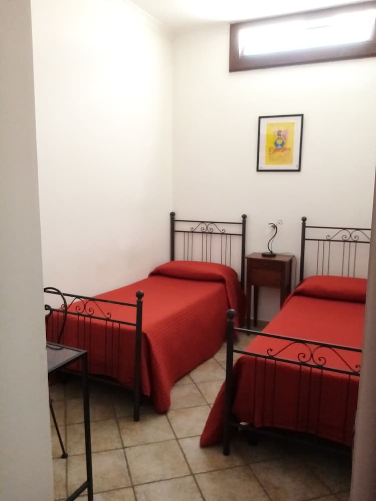 Twin Room, 2 Twin Beds - Photo 1