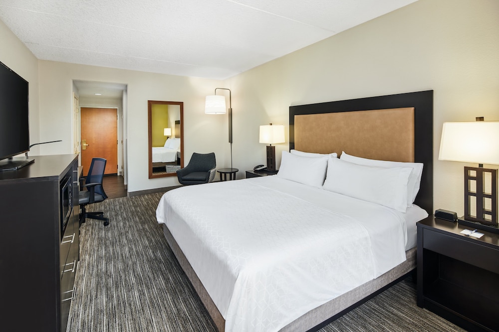 Standard Room, 1 King Bed, Accessible (Communication Accessible) - Photo 1