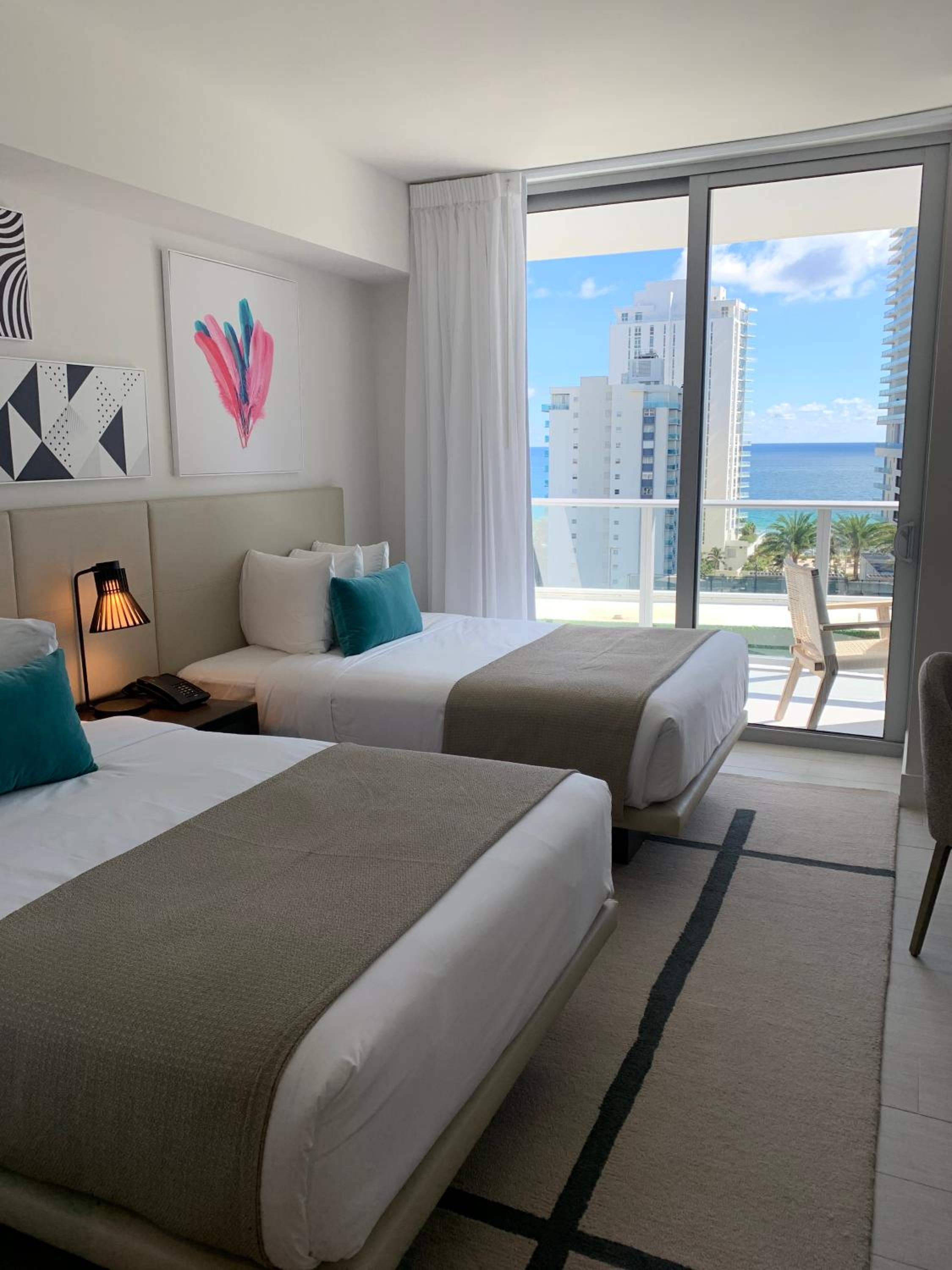 2 Bedroom Ocean view/Pool view-ADA-Hearing with Kitchen