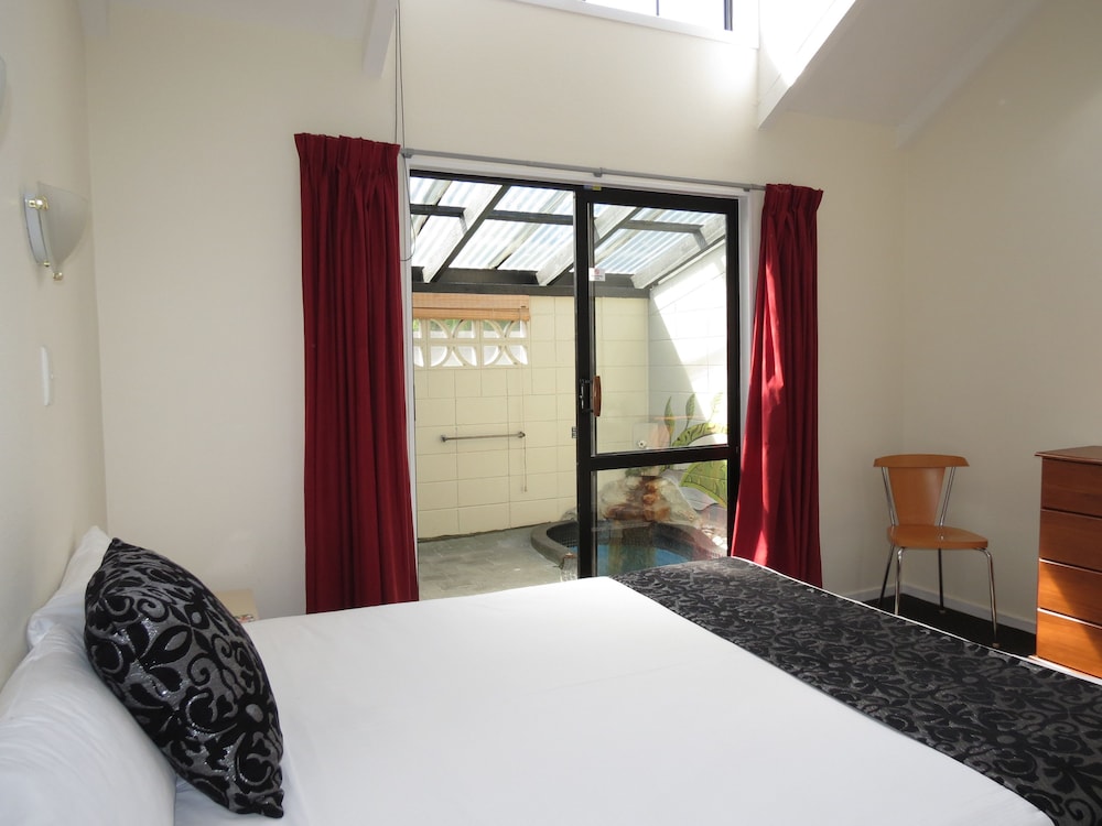 One Bedroom Unit with Thermal Pool