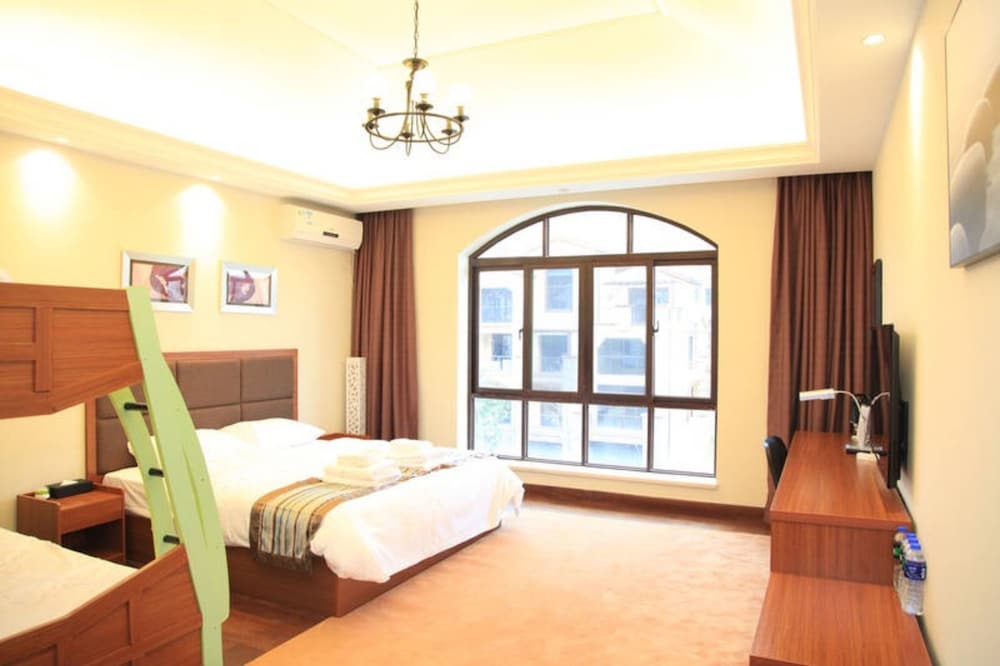 3-Bedroom Suite photo 2