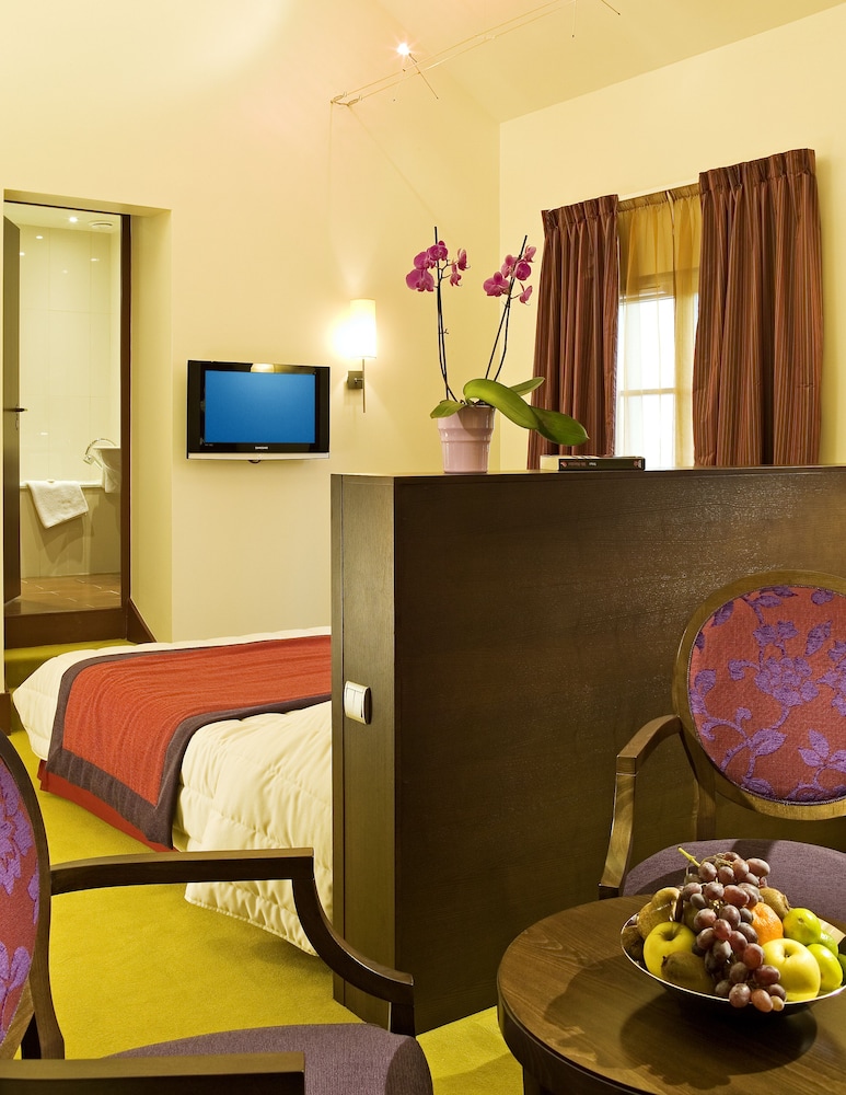 Deluxe Double Room photo 2