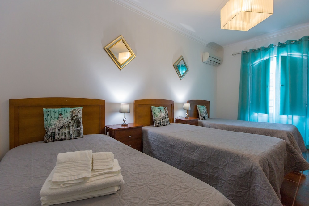 Triple Room, Balcony, City View photo 1
