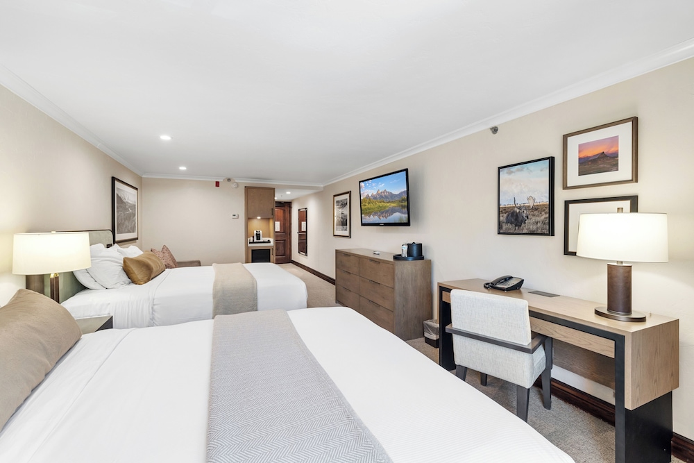 Deluxe Room, Multiple Beds (Premier Double Queen) - Photo 1