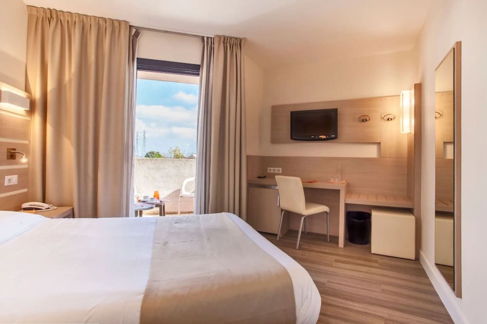 Standard Double Room Single Use photo 2