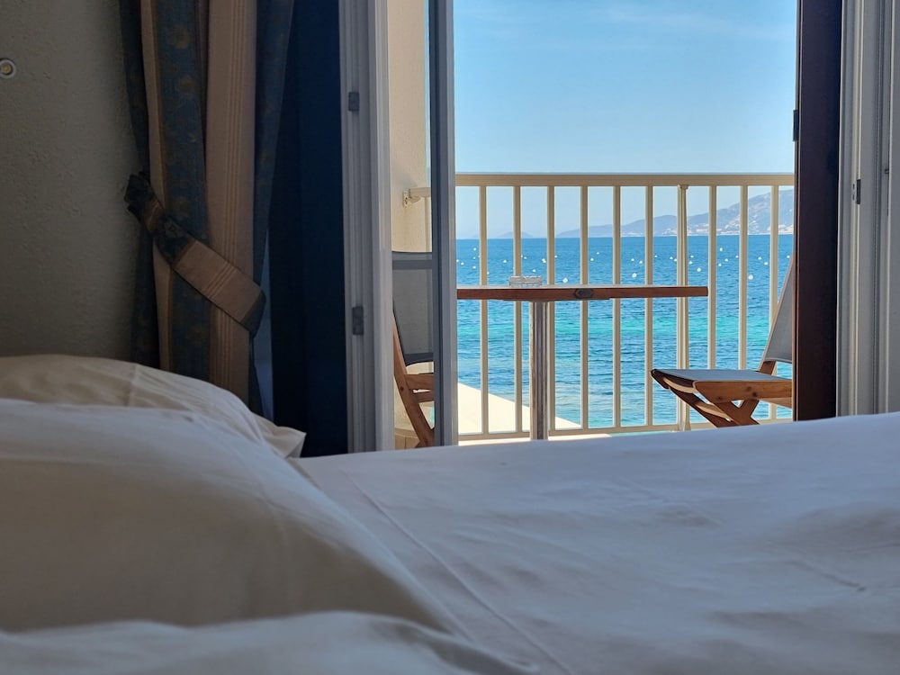 Double or Twin Room - Photo 3