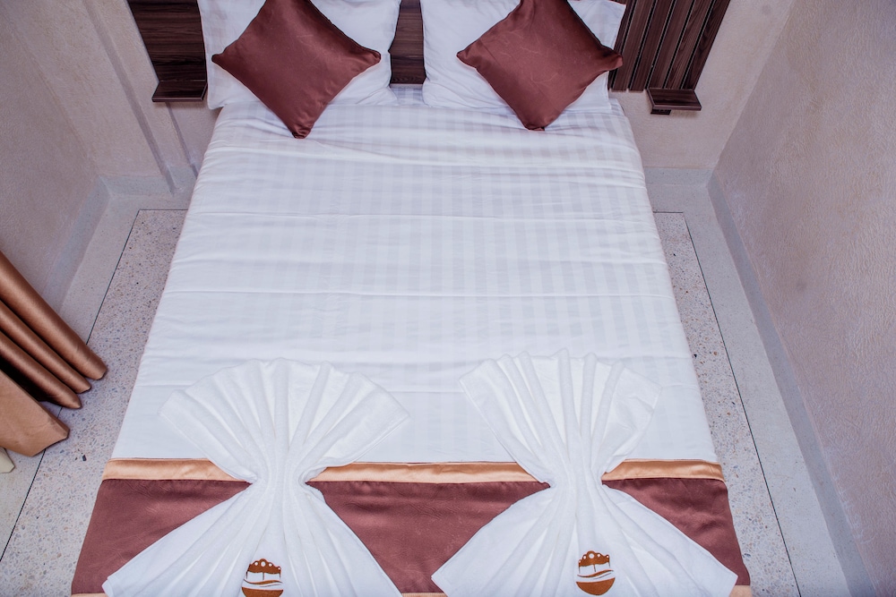 Deluxe Double Room, Patio, City View