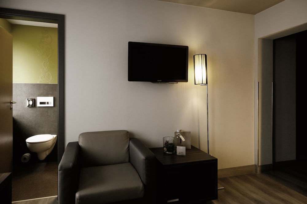 Business Double Room Single Use photo 3