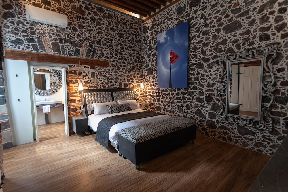 Luxury Suite, 1 King Bed photo 1