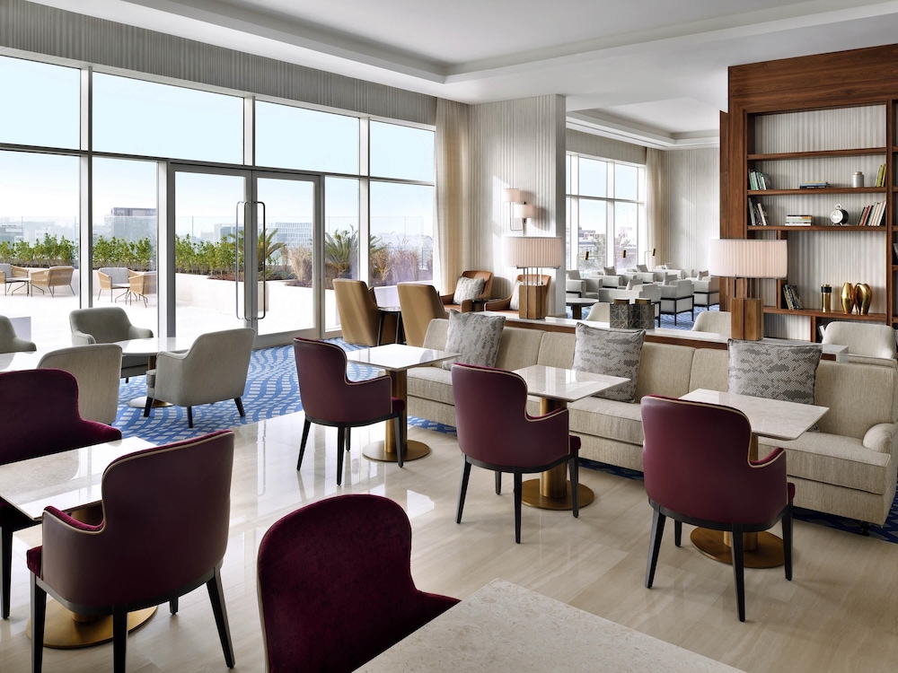 Family Room, Connecting Rooms