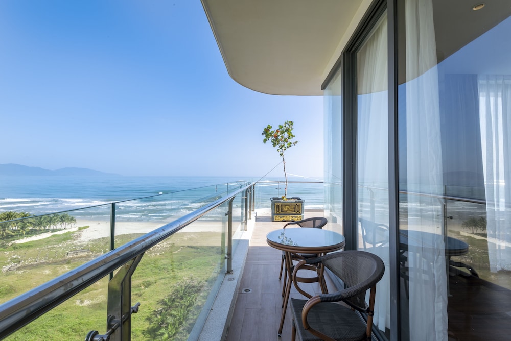 Ocean Grand Suite with Pool photo 3