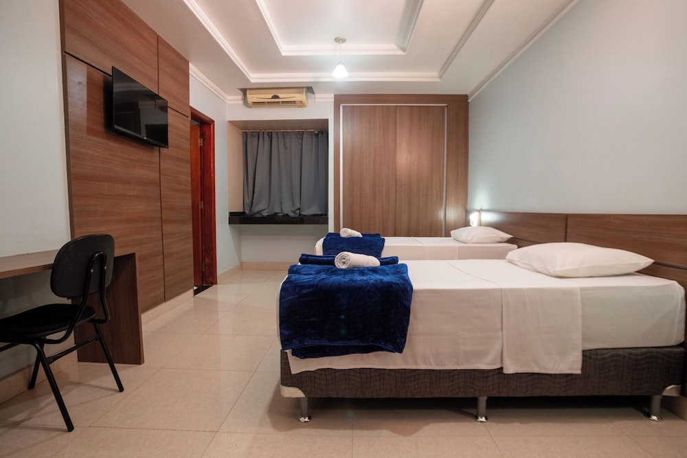 Standard Twin Room - Photo 17