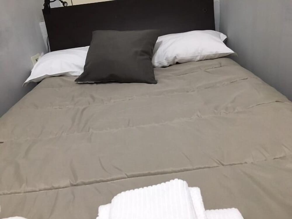 Basic Double Room, Private Bathroom (external) photo 3