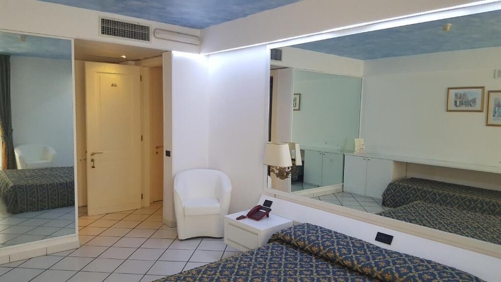 Triple Room photo 3