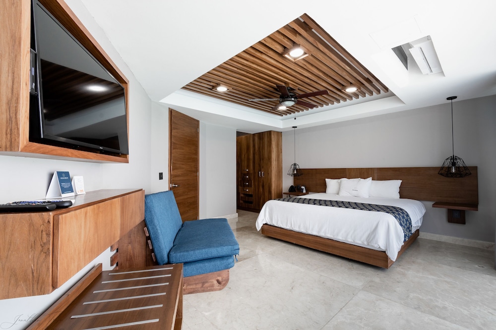 Diamond Suite photo 1