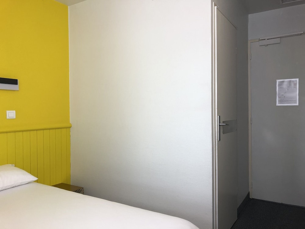 Double Room - Photo 11