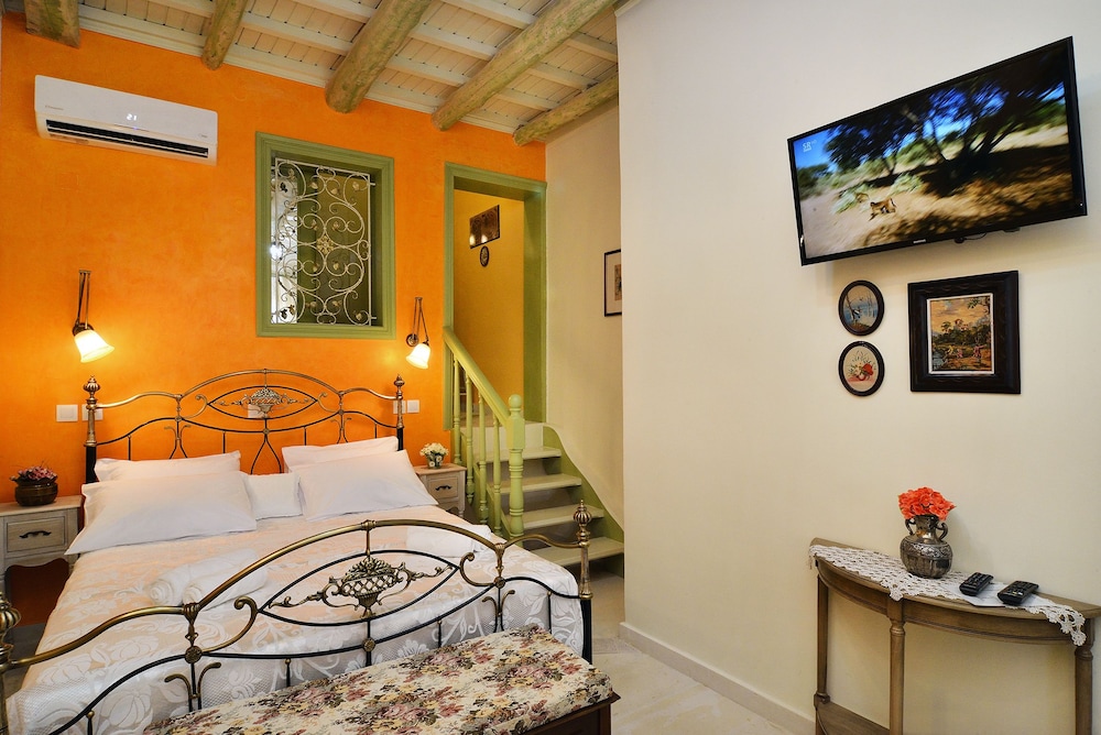 Junior Suite, 1 Queen Bed (Two) photo 1