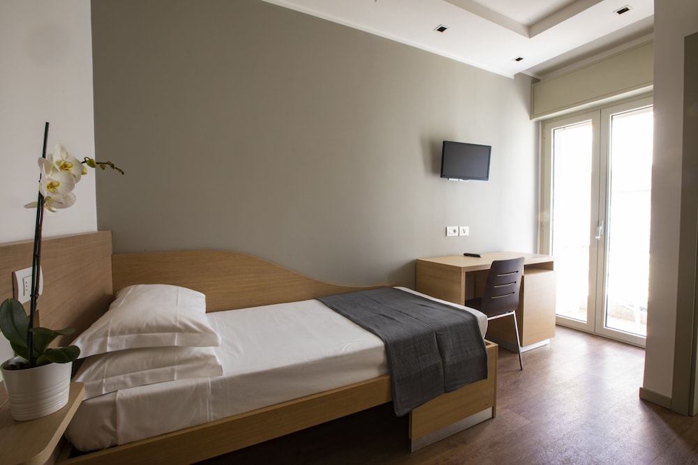 Single Room, Balcony