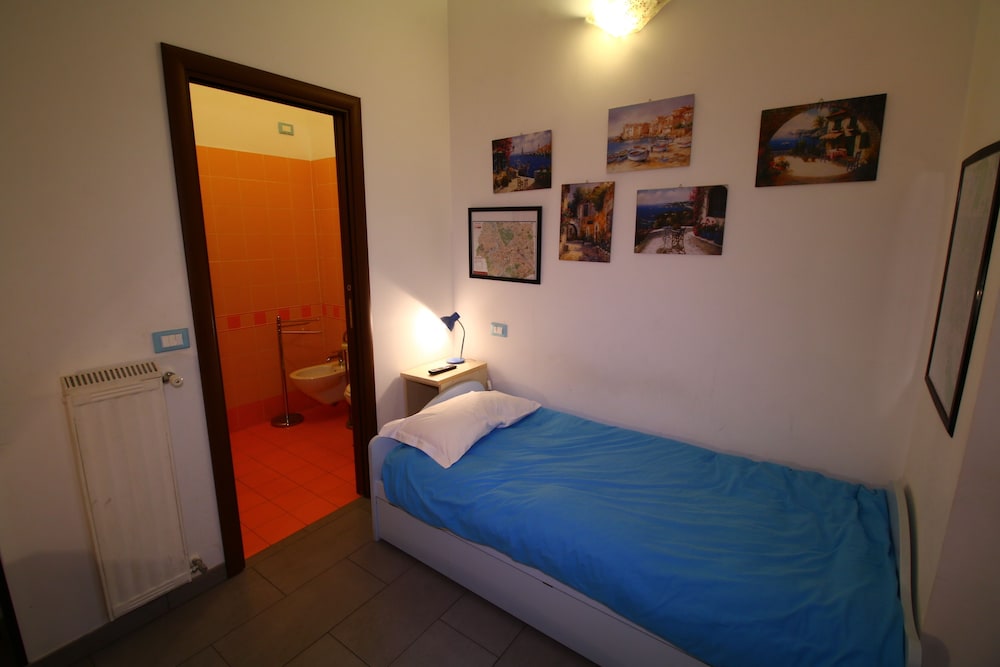 Single Room (1+1 ) photo 1