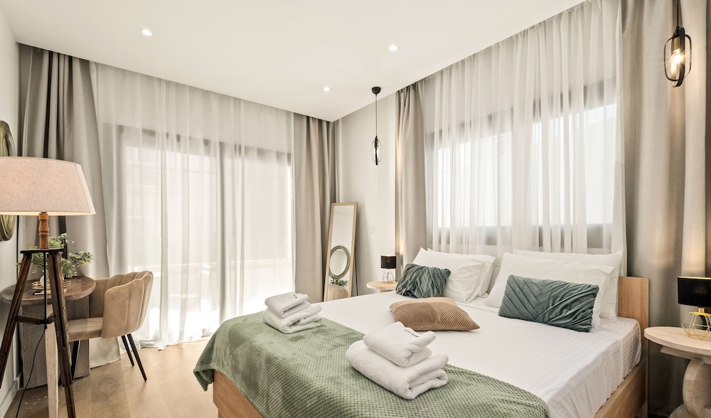 Deluxe Apartment, Balcony, City View photo 1