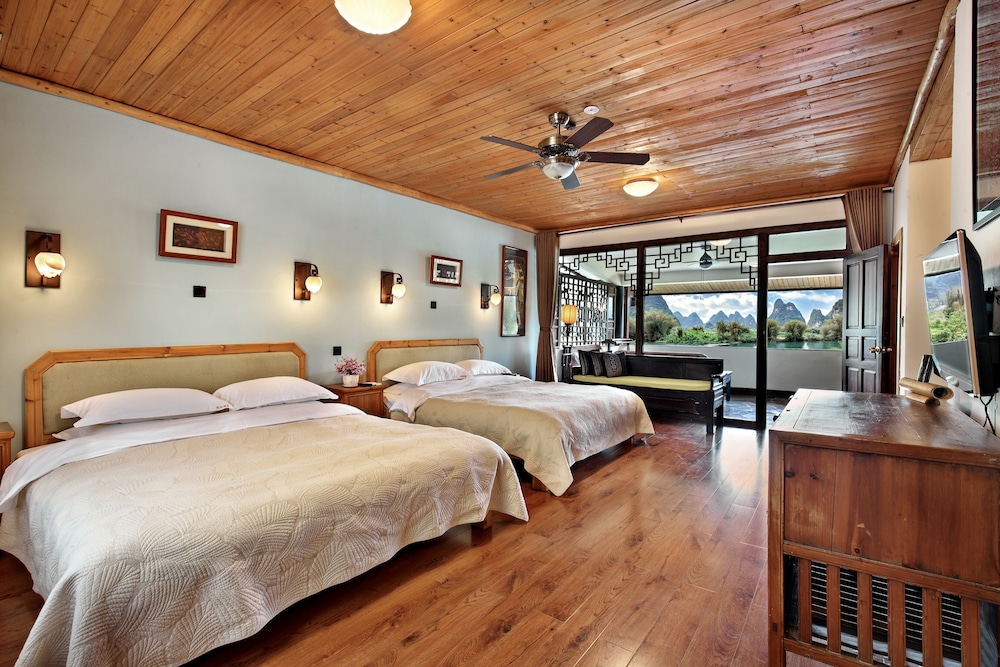 Superior Double Room, 2 Queen Beds, Balcony, River View photo 1