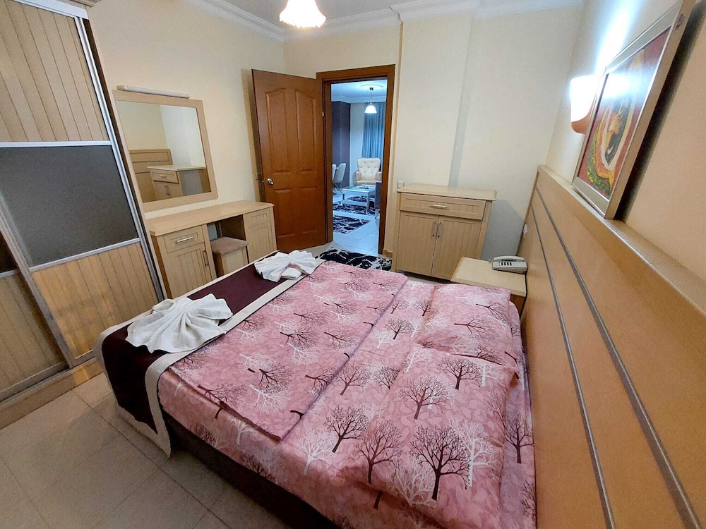 Family Quadruple Room, Non Smoking, Pool View