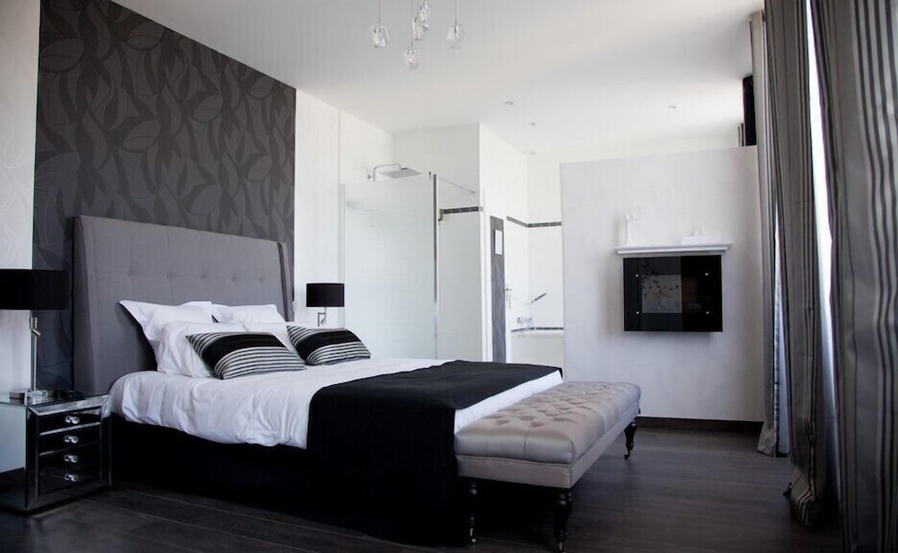 Design Suite, Bathtub photo 1