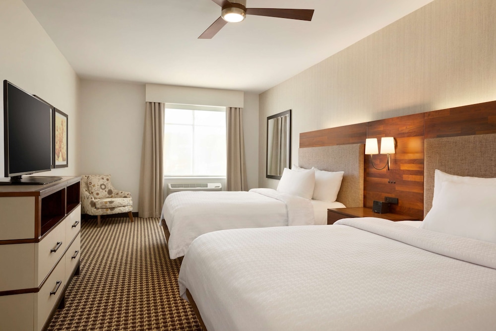 Suite, 2 Queen Beds, Accessible, Bathtub photo 2
