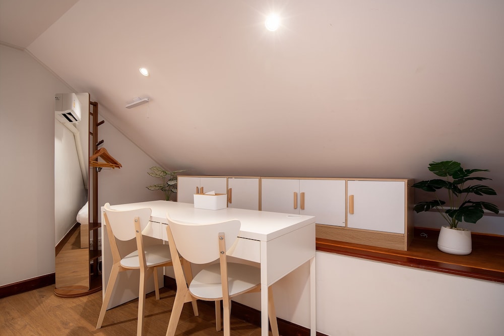 Economy Townhome, 2 Bedrooms, City View photo 3
