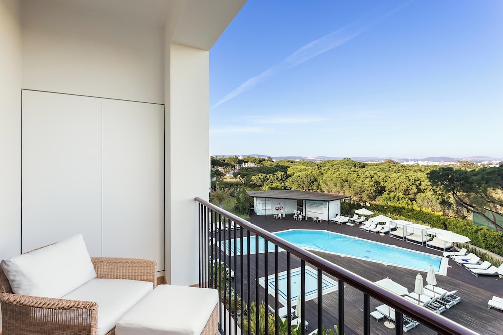 Junior Suite, 1 Queen Bed, Pool View thumbnail 5