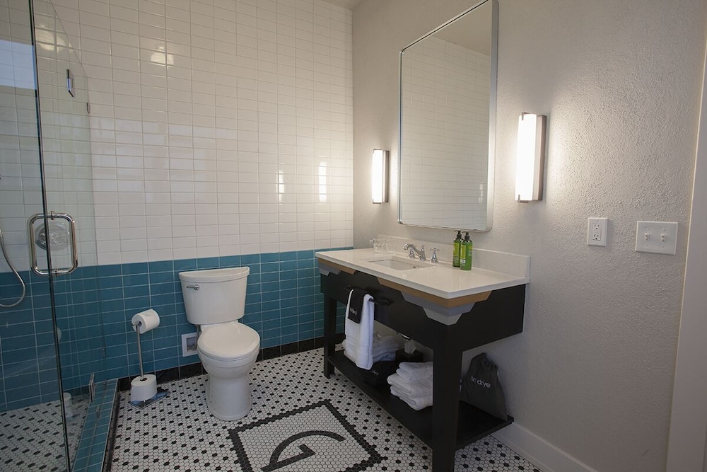 Basic Suite photo 2