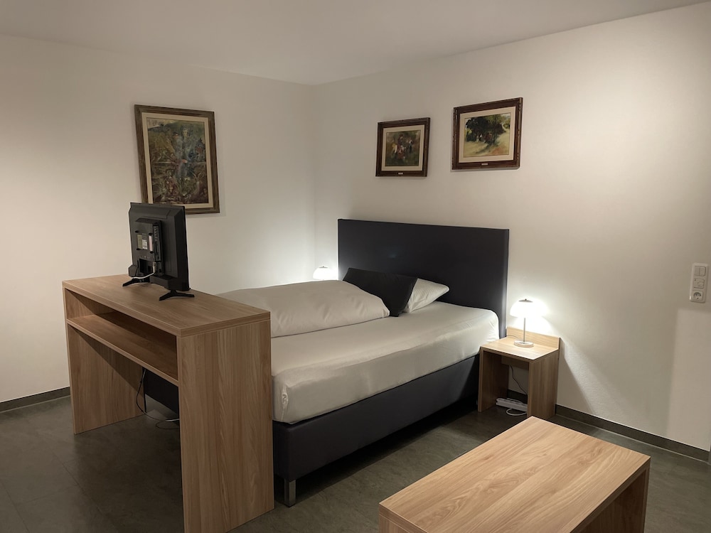 Deluxe Double or Twin Room - Photo 5