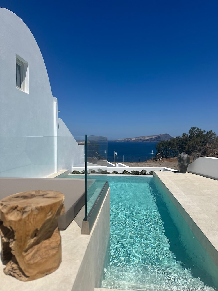 Elegant Suite with Private Infinity Pool & Heated Outdoor Jetted Tub - Caldera View - Photo 34
