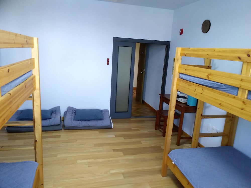 Private Unit, 2 Bedroom, 2 Bathroom, Sleeps 12 photo 1
