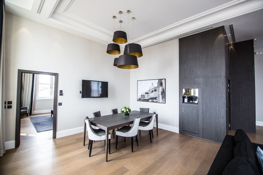 Suite (Prestige) photo 1