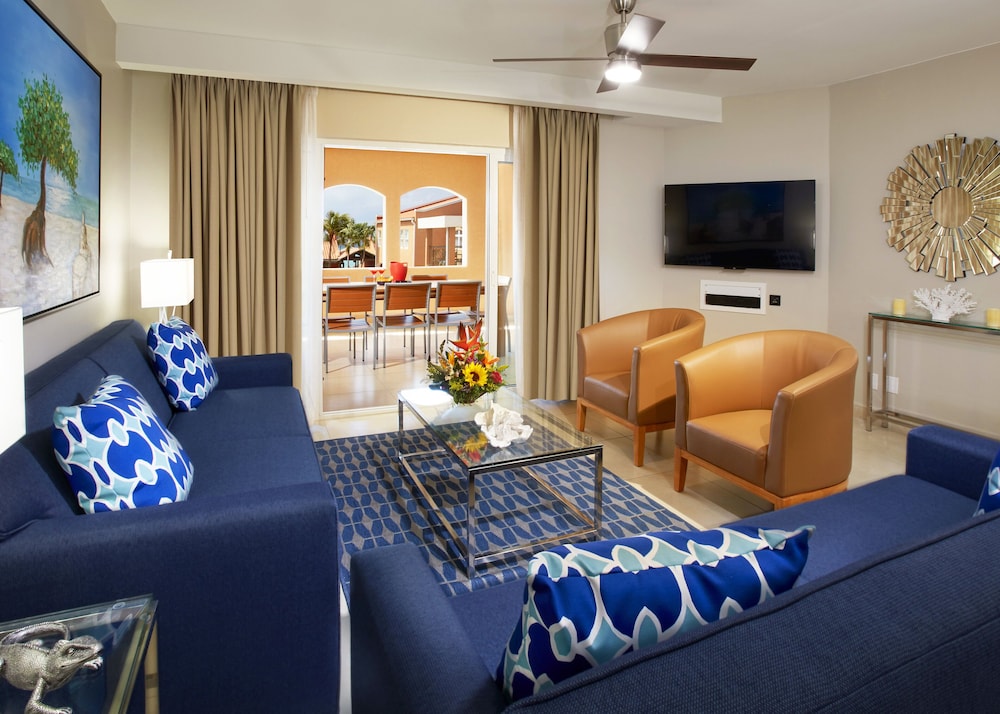 Suite, 1 Bedroom - Photo 11