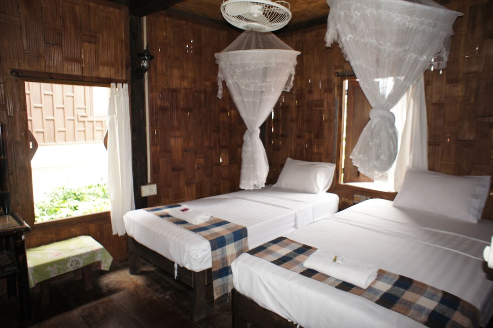Villa, 4 Bedrooms (8 Adults - Fan Room ) photo 1