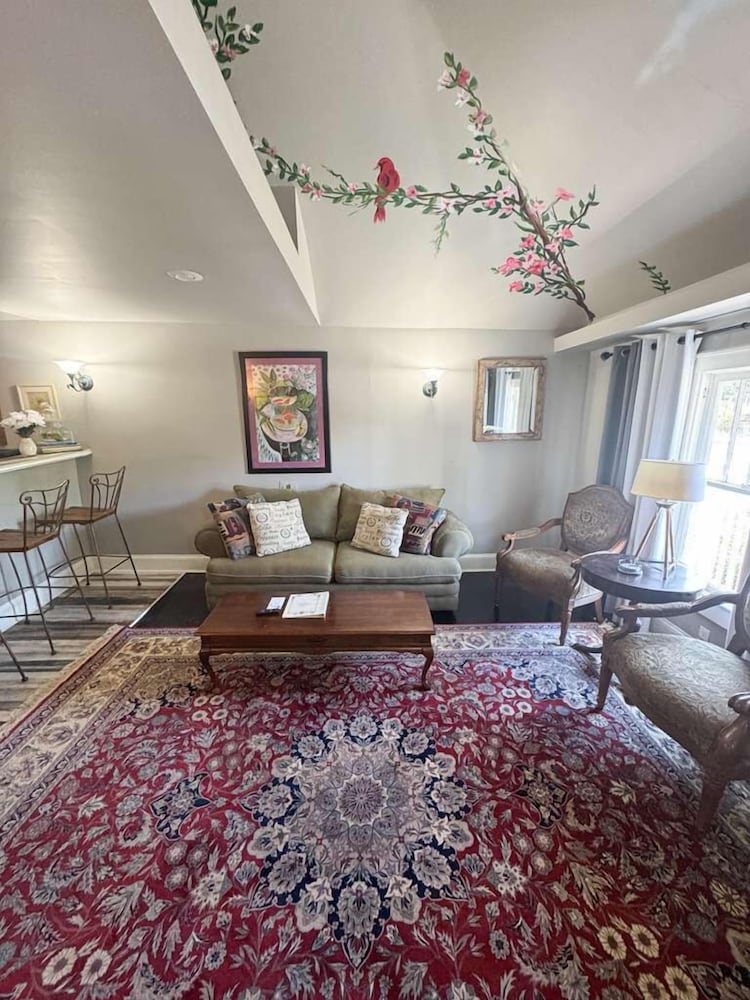 The Ivy Cottage photo 1