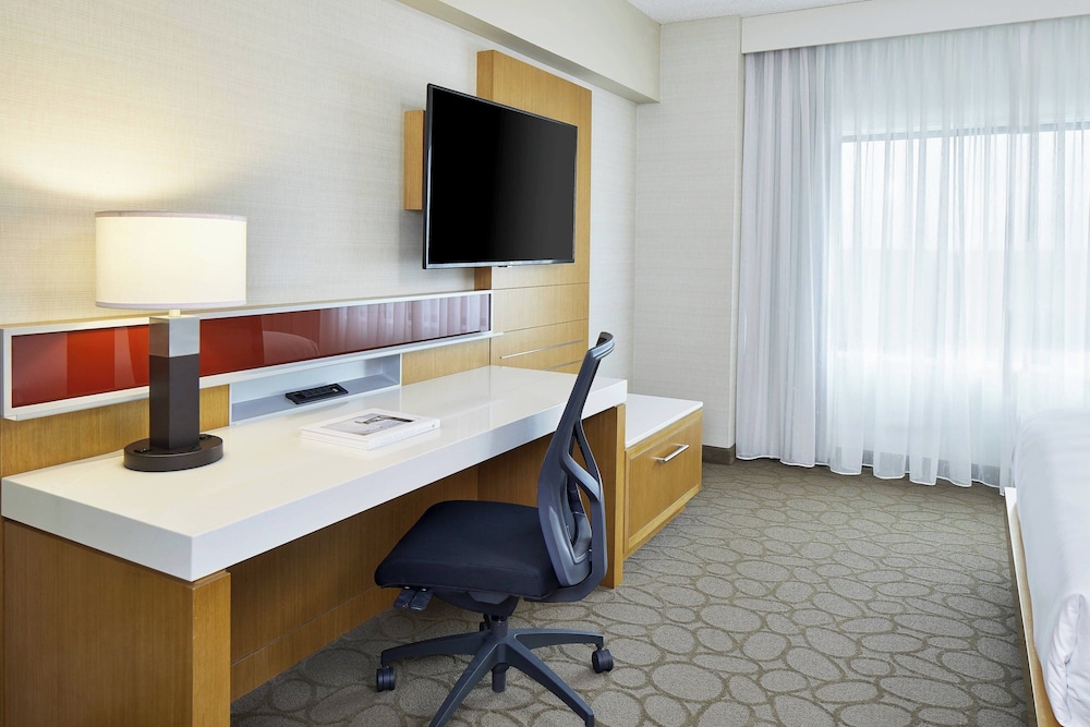 Suite, 1 Bedroom (Hearing Accessible) - Photo 5