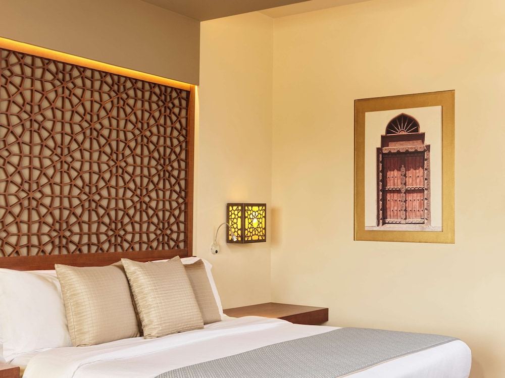 Deluxe Pool and Lagoon view Room King Bed With Aqua Park Entrance