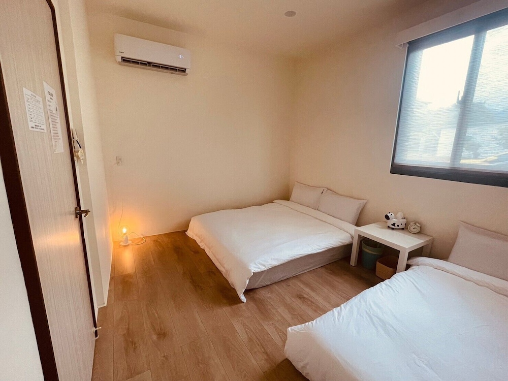 Economy Quadruple Room