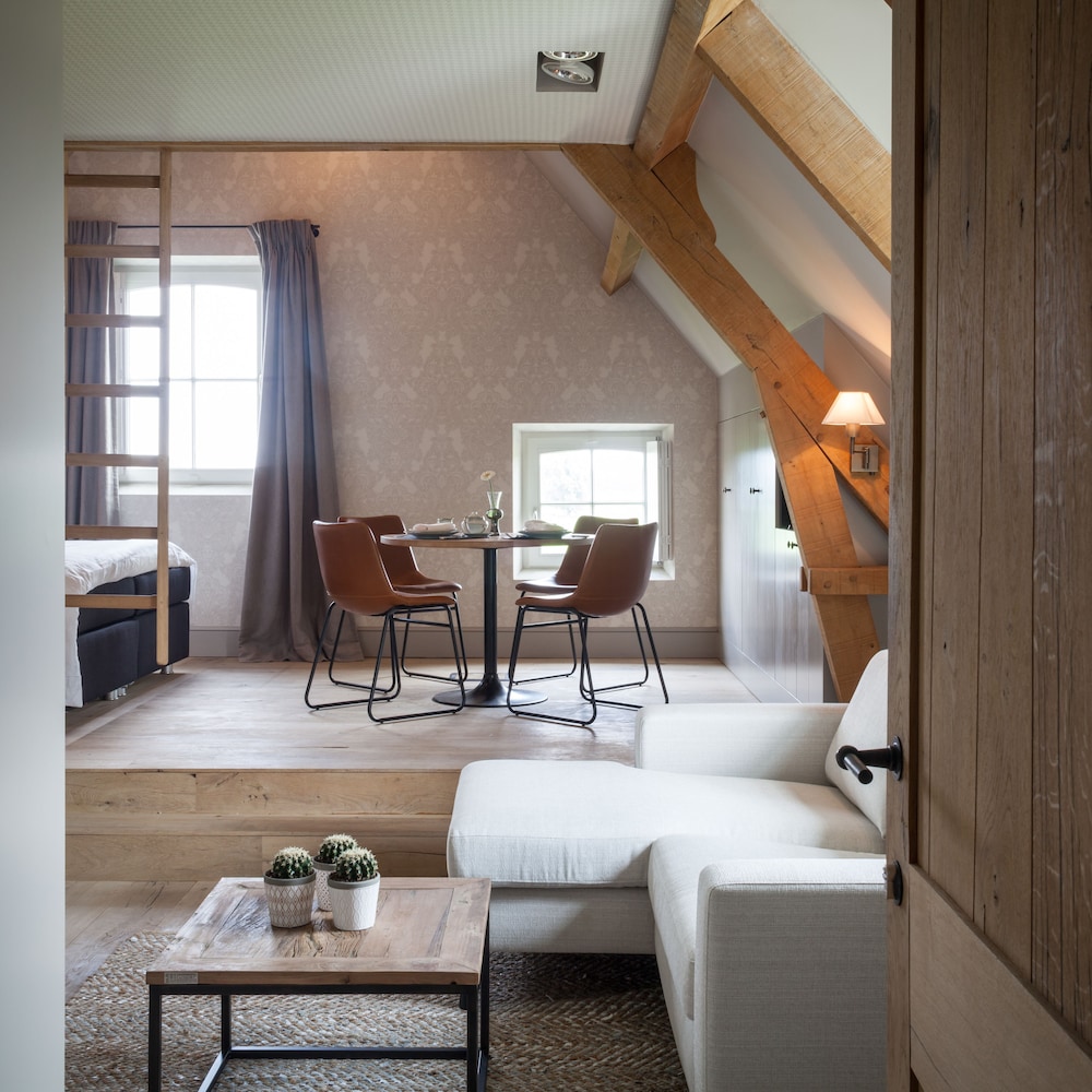 Junior Suite, 1 King Bed photo 1