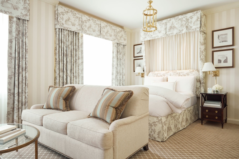 Deluxe Room (One King Bed or One Queen Bed) - Photo 2
